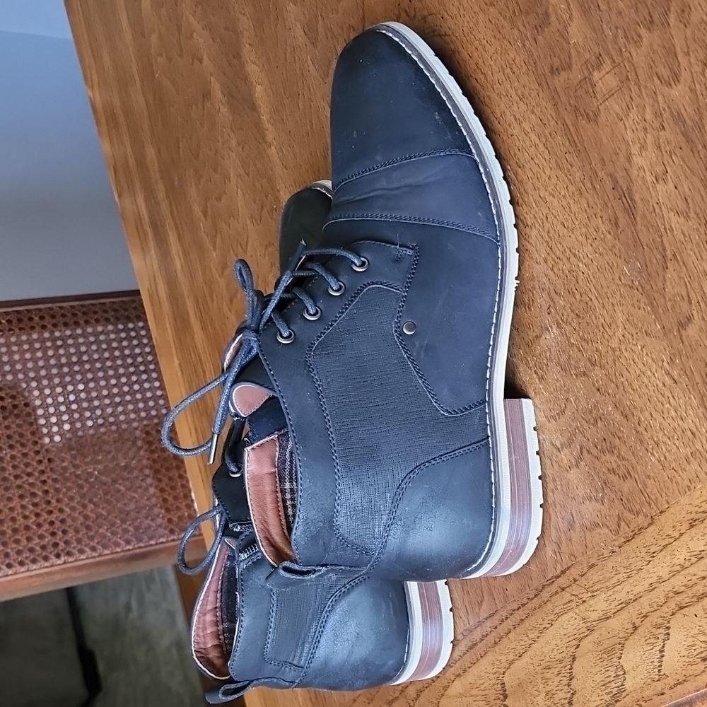 Size 11 Ferro Aldo black dress boots